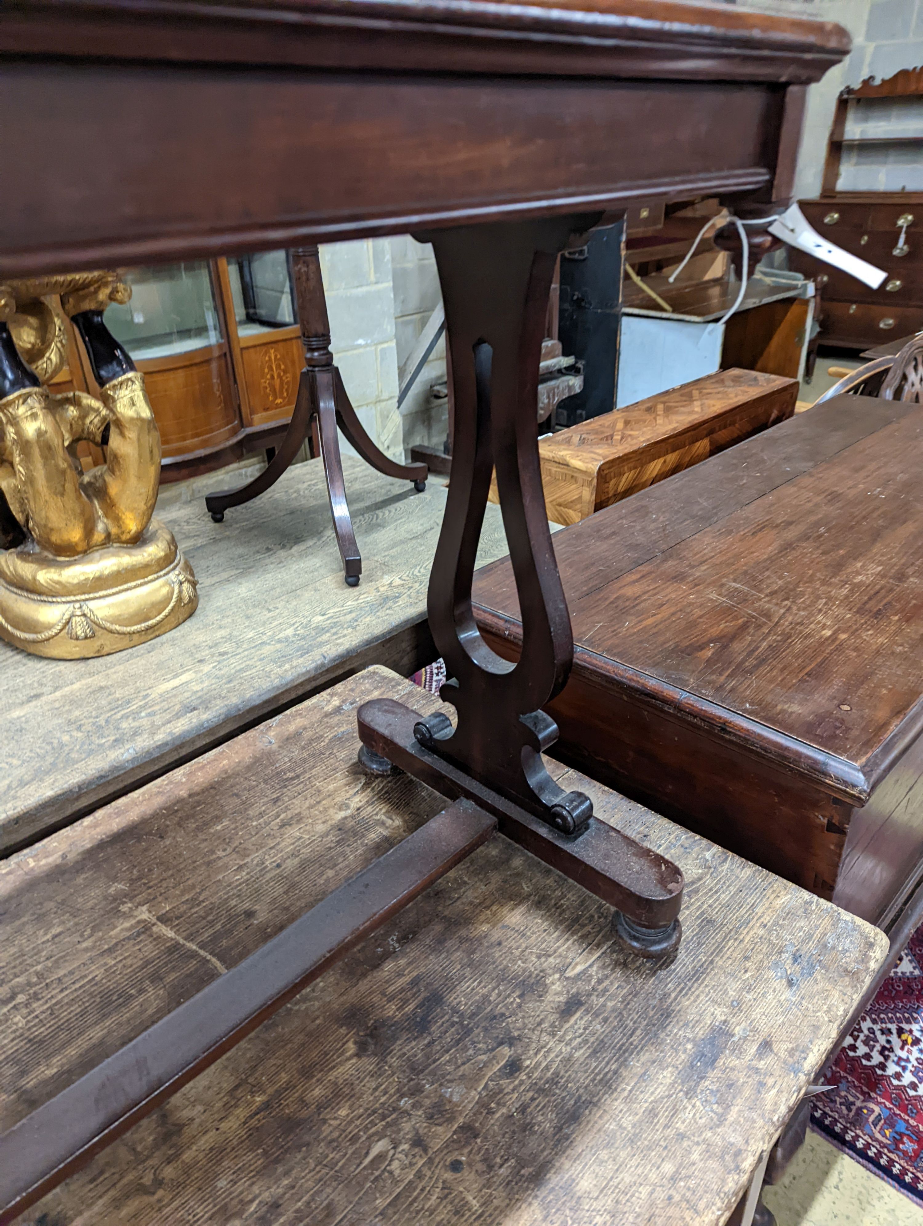 A Victorian mahogany stretcher centre table. W-92cm, D-49cm, H-72cm.